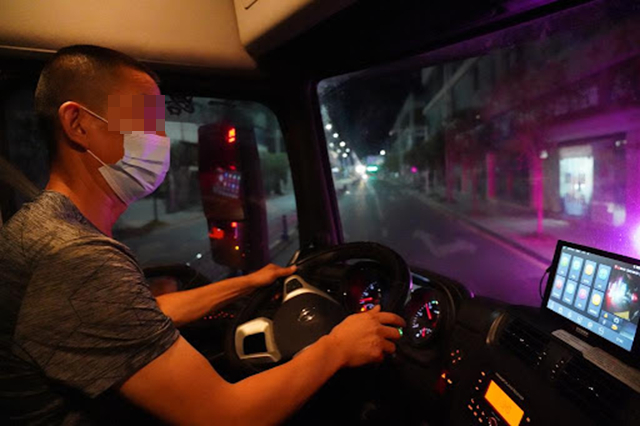 Nam tài xế xe tải 38 tuổi phát hiện nhiễm HIV, khóc nghẹn: 