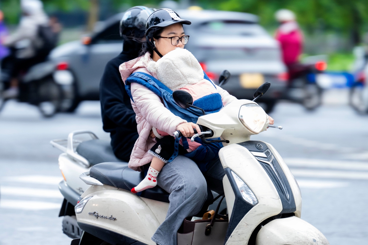 Hà Nội cho phép hiệu trưởng chủ động điều chỉnh giờ học khi rét đậm, rét hại (Ảnh: Như Hoàn)