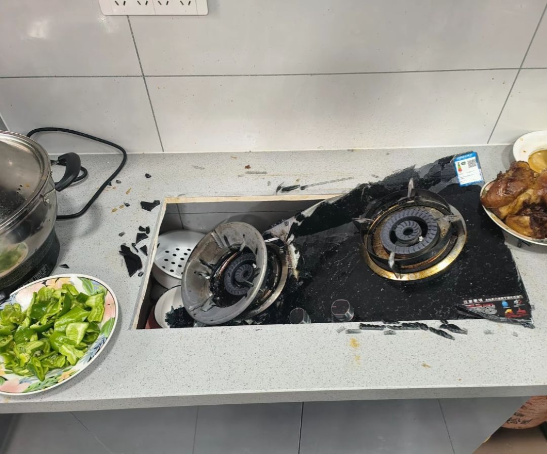 Chưa thấy giúp được gì, chỉ thấy phá