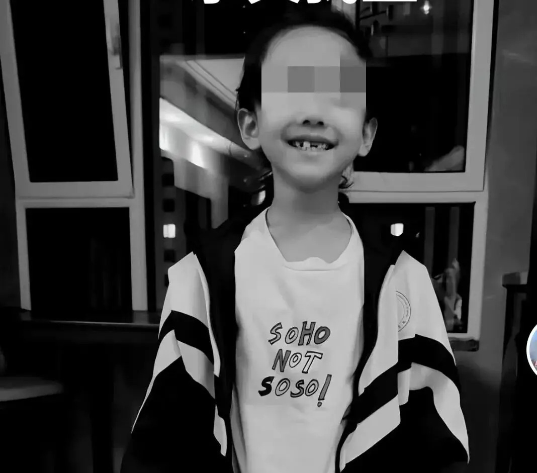 Bé gái 9 tuổi qua đời vì ung thư, bác sĩ tiết lộ sự thật đáng sợ: Bệnh này THÍCH