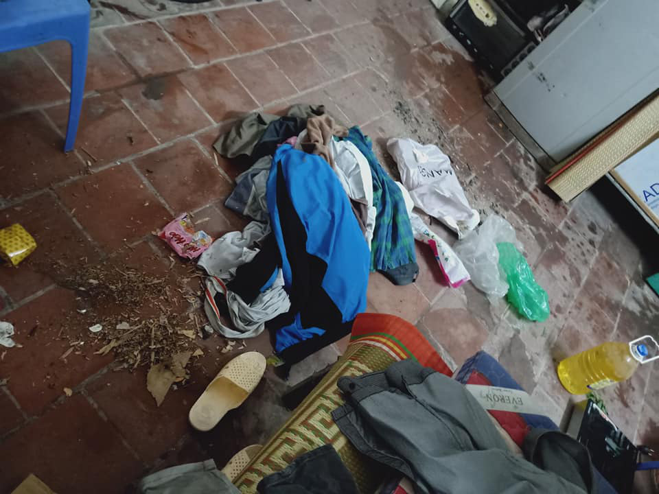 Đến quét dọn nhà cửa... (Ảnh: Trang Socola)