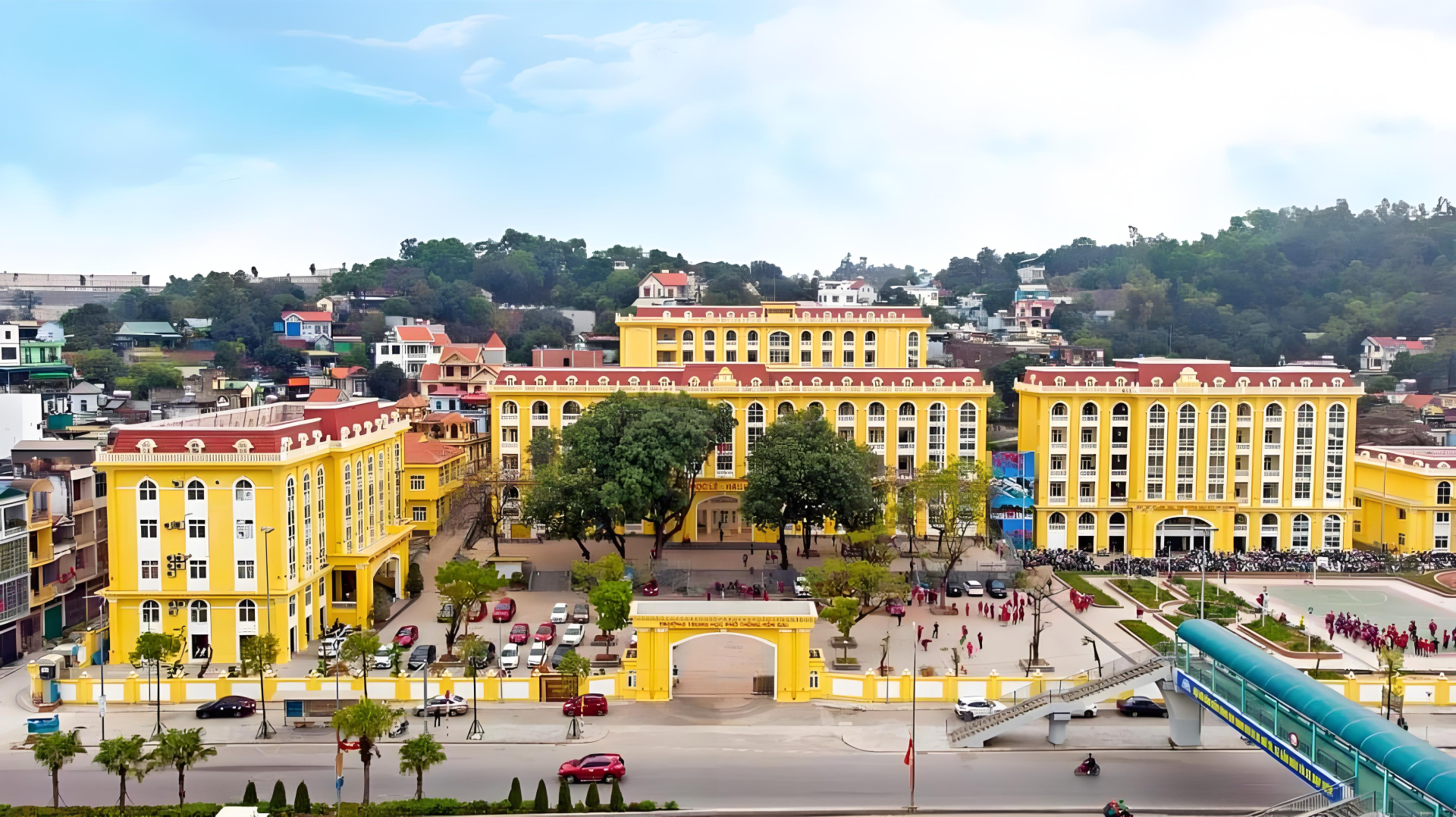 Học sinh tỉnh Quảng Ninh được nghỉ Tết đến 1/3 (Ảnh: THPT Hòn Gai - tỉnh Quảng Ninh)