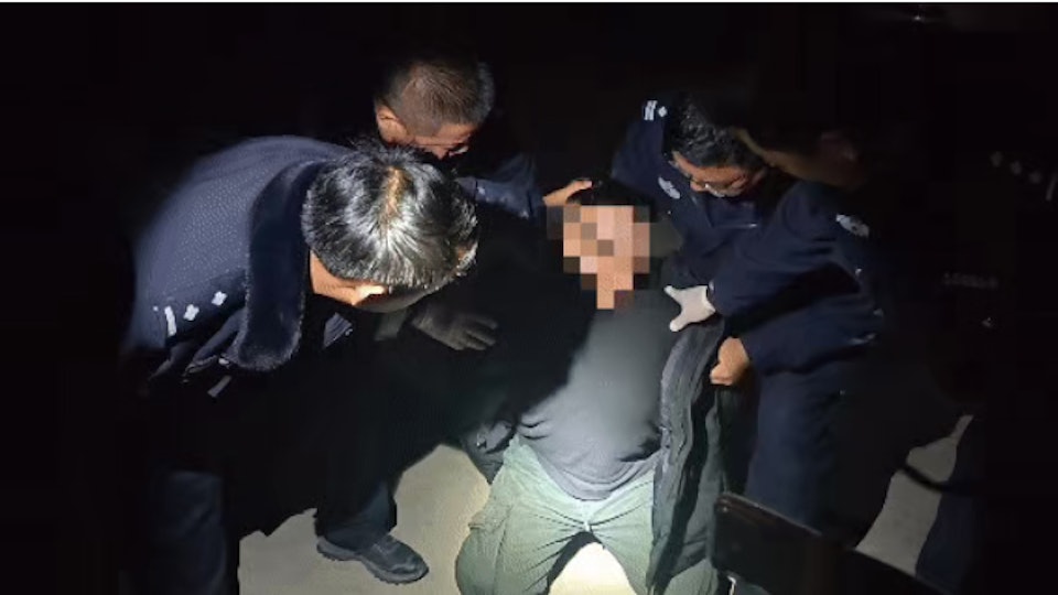 Tịch thu 3055,02 gram vàng trong ba lô một người đàn ông 