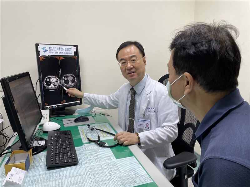 Tưởng say xe, nam tài xế taxi phát hiện ung thư phổi giai đoạn cuối khi đi khám