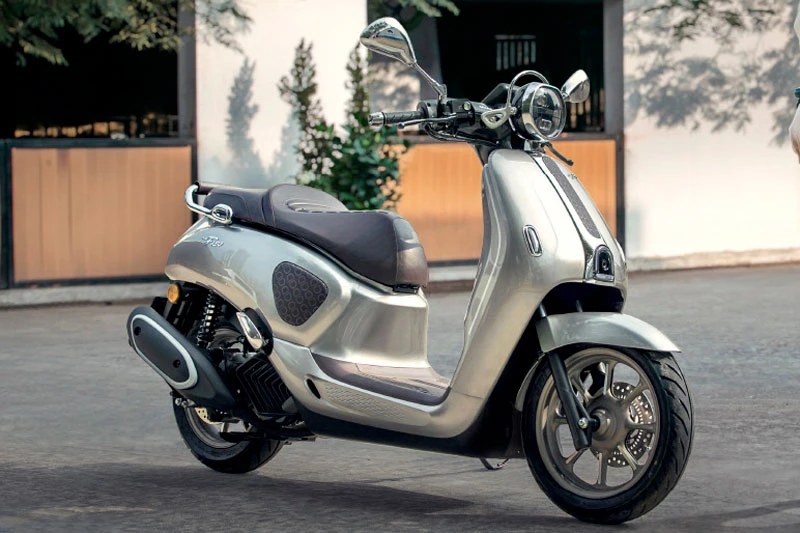 Honda ra mắt xe tay ga mới, ngoại hình nhiều điểm giống Vespa 