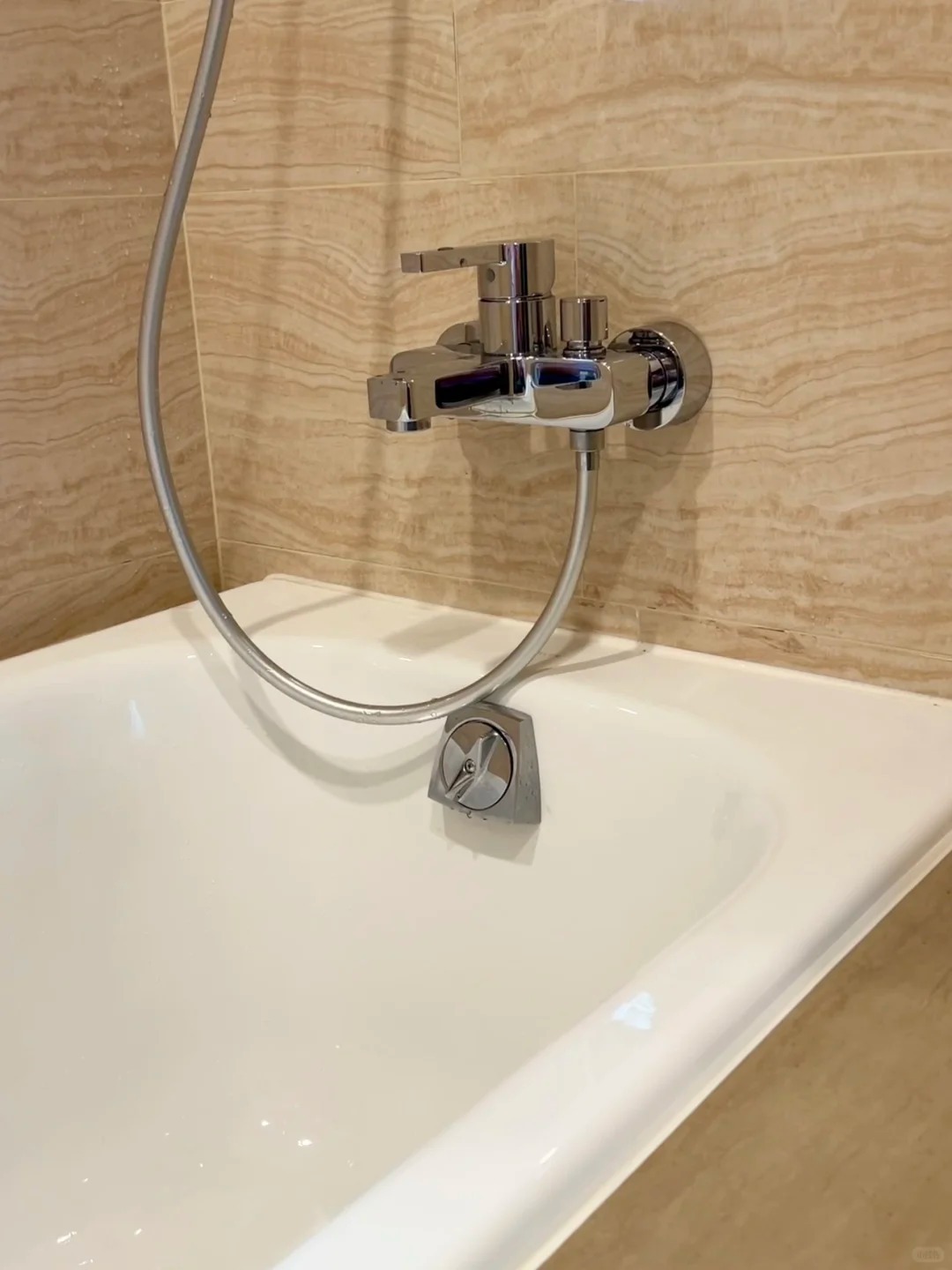 Đến năm 30 tuổi, tôi mới thấm thía lời mẹ dạy: Muốn nhà sạch, con phải biết buông...