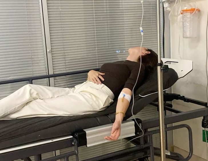 Người phụ nữ phát hiện ung thư cổ tử cung khi đi khám rối loạn kinh nguyệt (Ảnh minh hoạ)