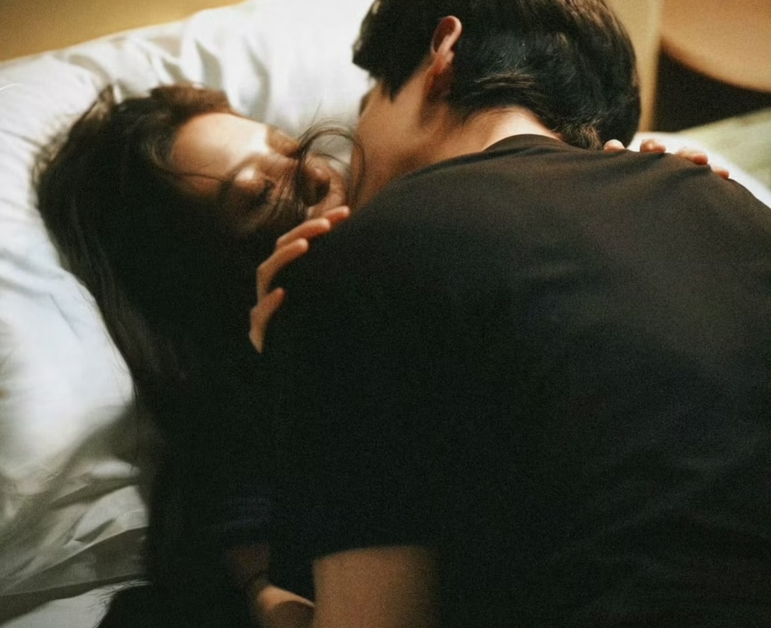 Không nên quan hệ khi phụ nữ đang có kinh nguyệt (Ảnh minh hoạ)