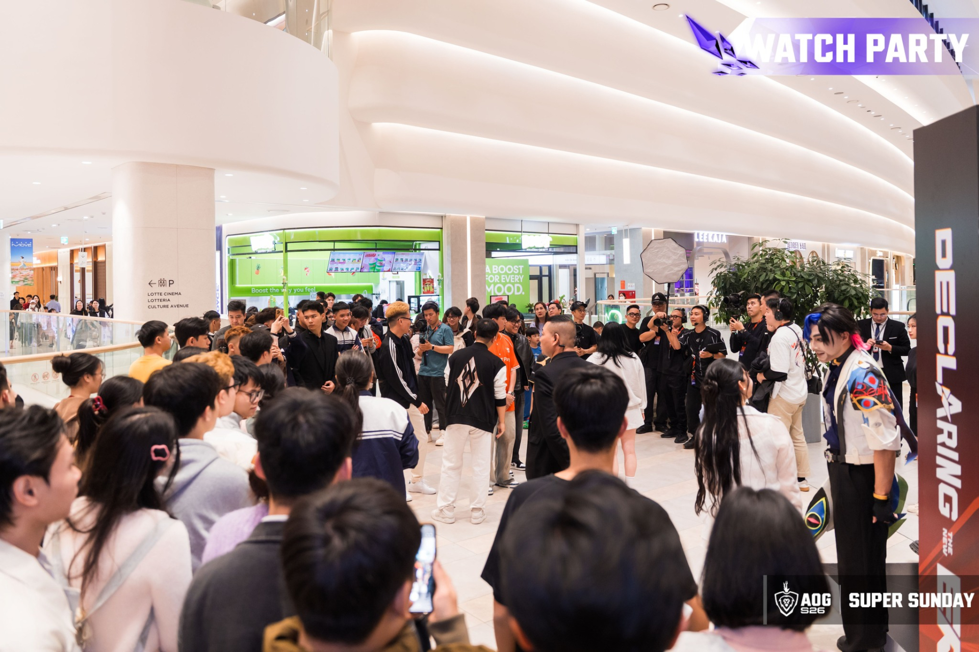 Bùng nổ Watch Party siêu kinh điển: Fan Liên Quân thủ đô chứng kiến FPT Flash nhấn chìm Saigon Phantom