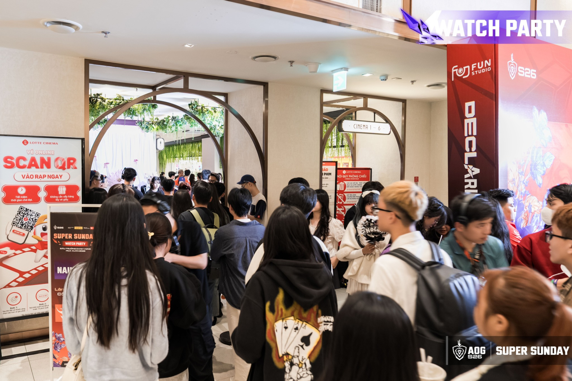 Bùng nổ Watch Party siêu kinh điển: Fan Liên Quân thủ đô chứng kiến FPT Flash nhấn chìm Saigon Phantom