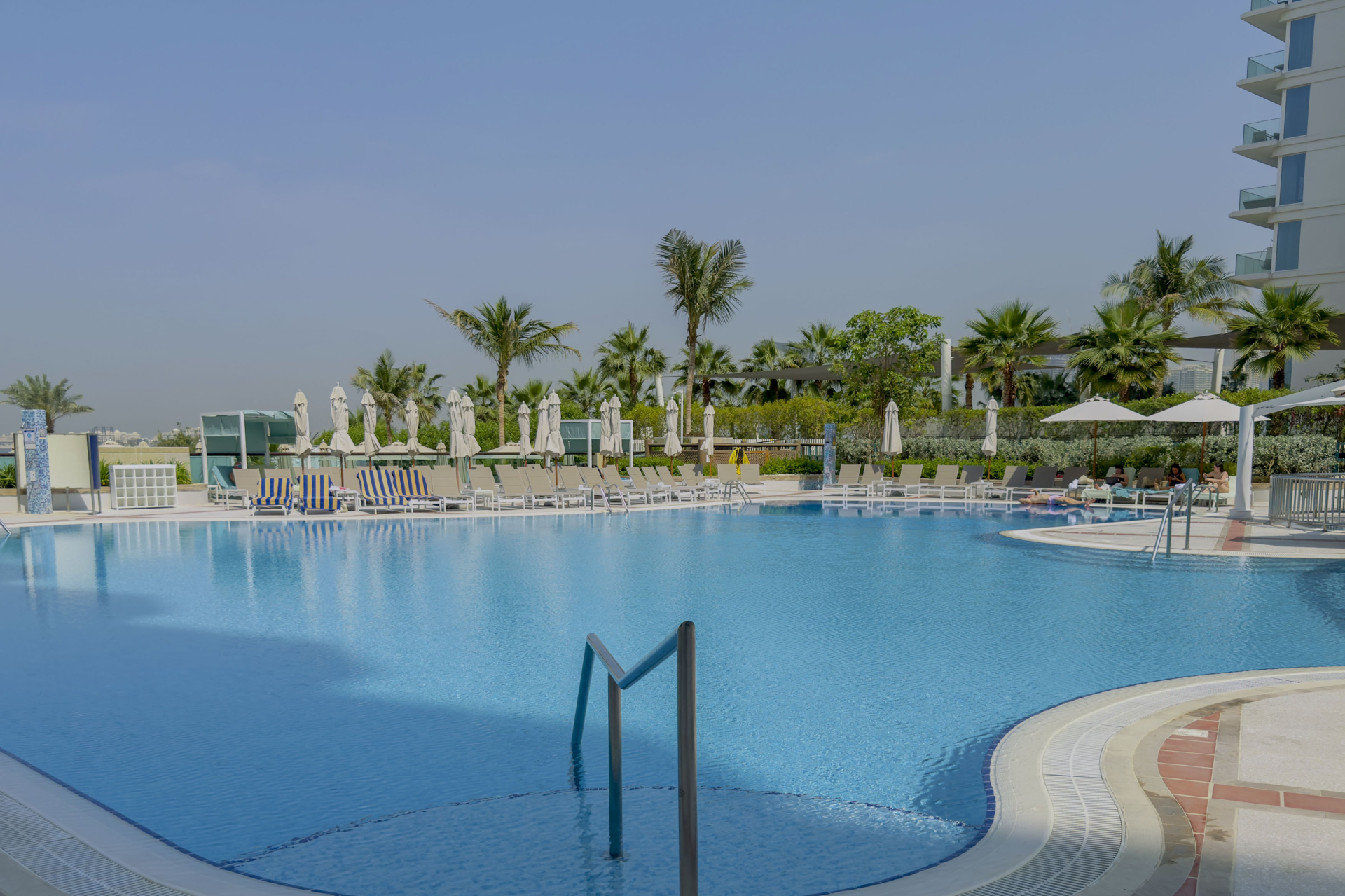 Mọi khu vui chơi sầm uất đều vắng tanh