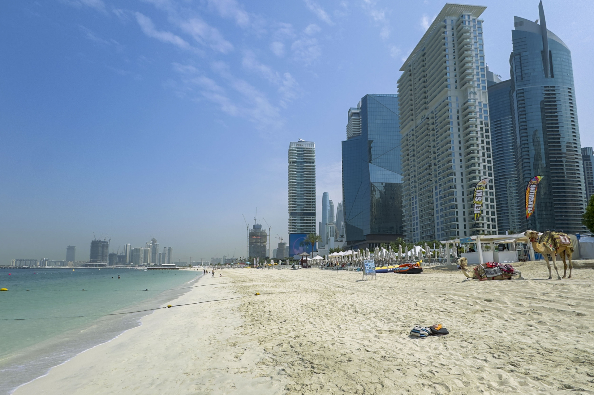 Giới chức cho biết khoảng 1.700 tên lửa và máy bay không người lái của Iran đã được phóng trong hai tuần qua.