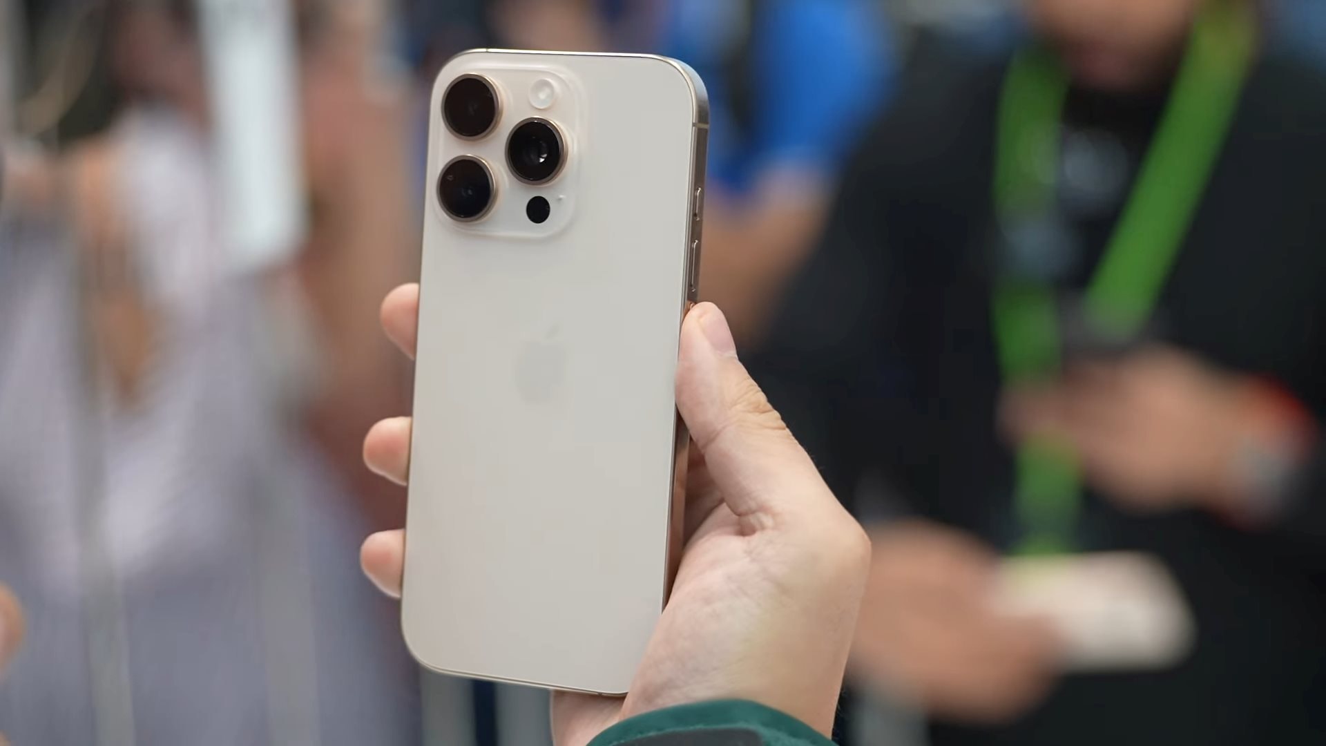 Chiếc iPhone đáng mua hơn cả iPhone 17 Pro Max