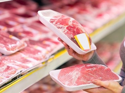 Thịt đóng khay nhìn giống nhau, nhưng người làm siêu thị chỉ chọn 1 kiểu