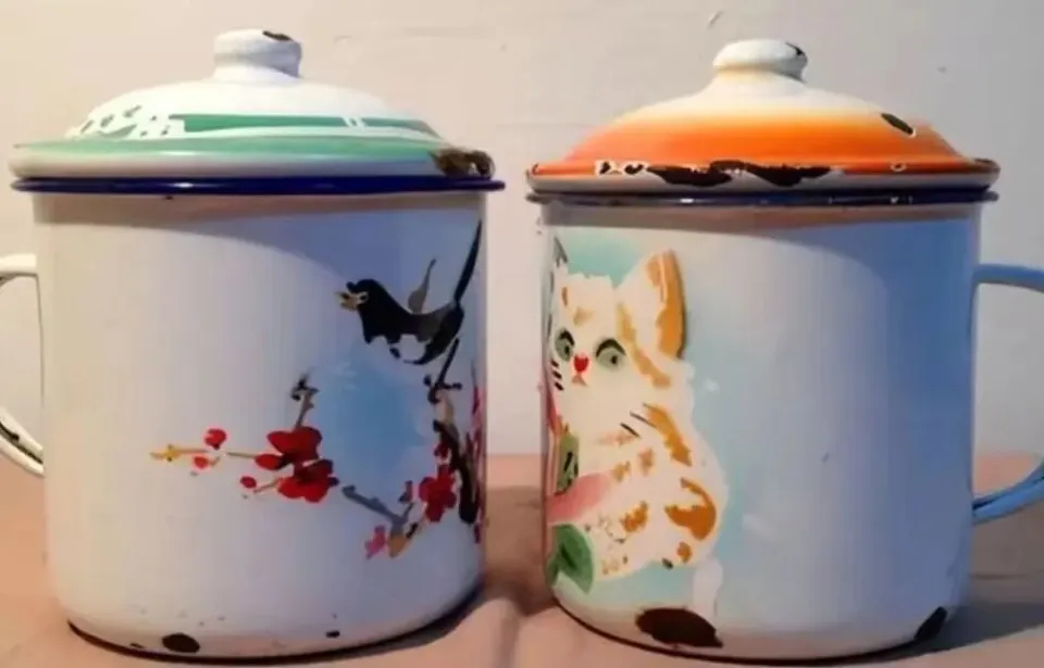 6 loại cốc tuyệt đối KHÔNG nên đựng nước nóng: Uống “nước ấm cho khỏe” nhưng coi chừng biến thành… uống độc mỗi ngày