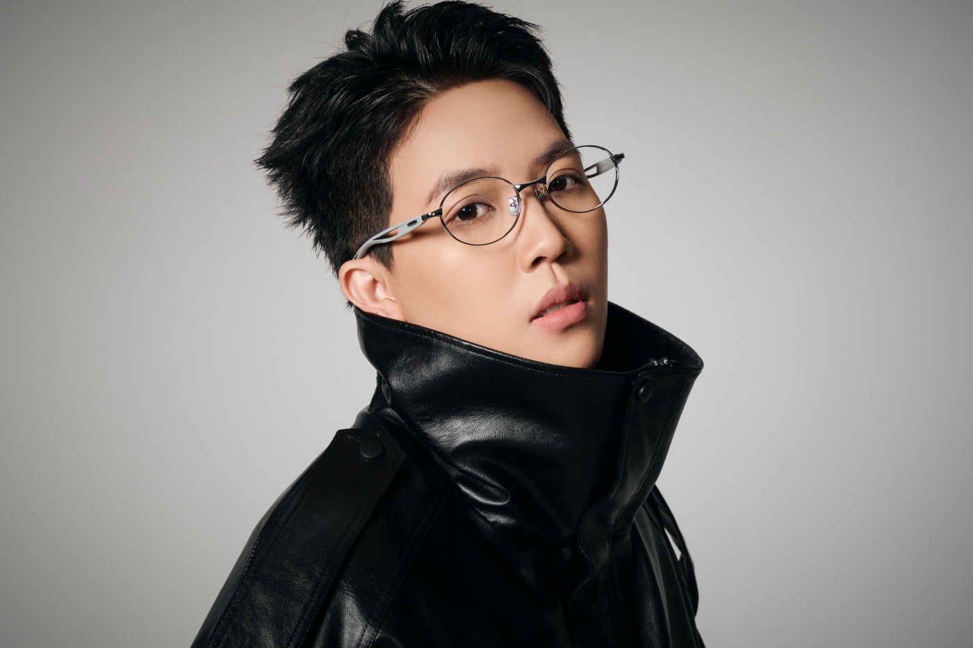  Kai Đinh được giới thiệu tại sân vận động Camp Nou (Barcelona, Tây Ban Nha) - nơi được xem là một trong những biểu tượng lớn nhất của bóng đá thế giới