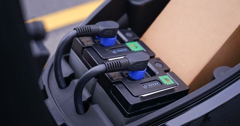 Trên thị trường có rất nhiều mẫu xe pin cố định chỉ có thể sạc với mức giá khá dễ tiếp cận