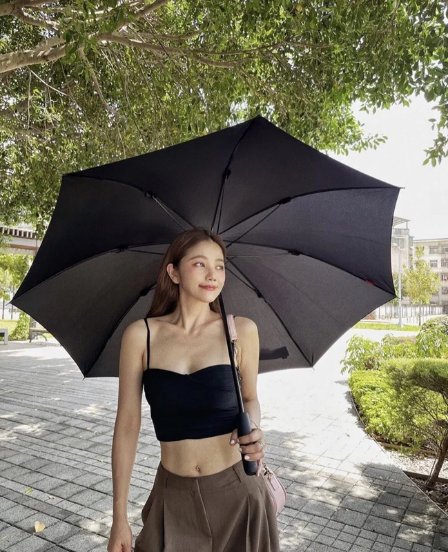 Nhà thiết kế 51 tuổi vẫn trẻ trung như thiếu nữ, hé lộ 10 thói quen chống lão hóa để duy trì vóc dáng và làn da