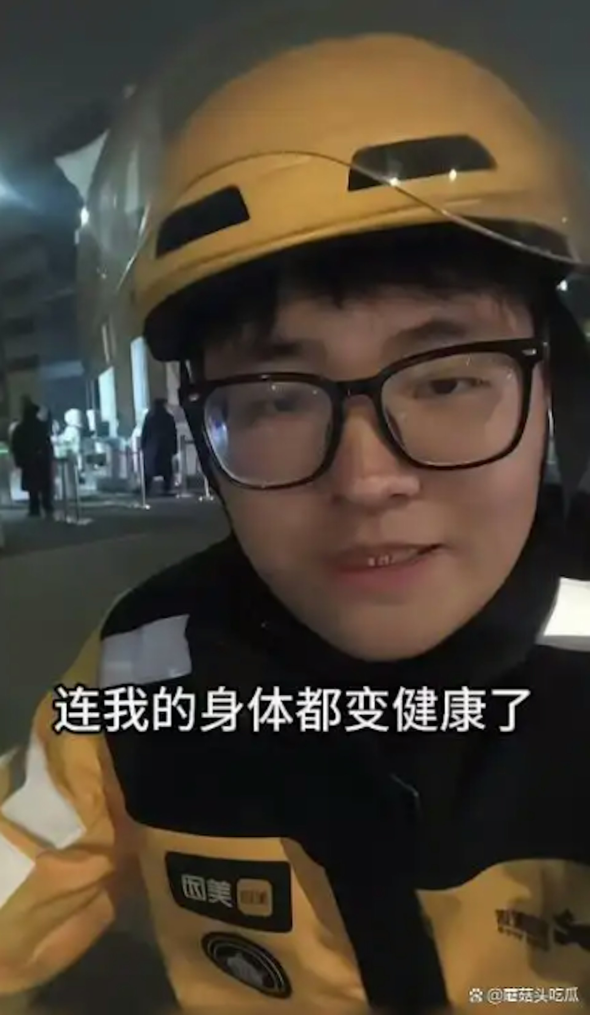 Những clip của cử nhân Bắc Đại này đang gây xôn xao