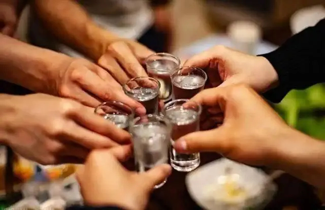 Ngày càng có nhiều người mắc ung thư đại trực tràng, bác sĩ cảnh báo: Thà nhịn đói còn hơn ăn nhiều 5 thực phẩm này