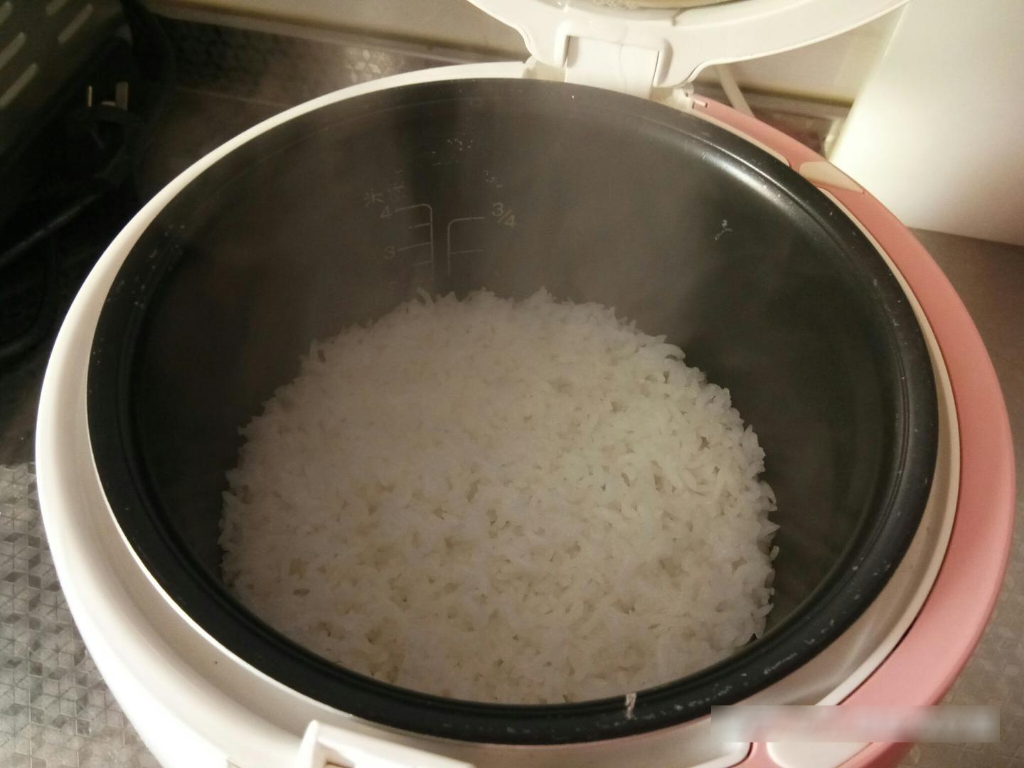 Bác sĩ chuyên khoa Phổi cảnh báo người dùng nồi cơm điện