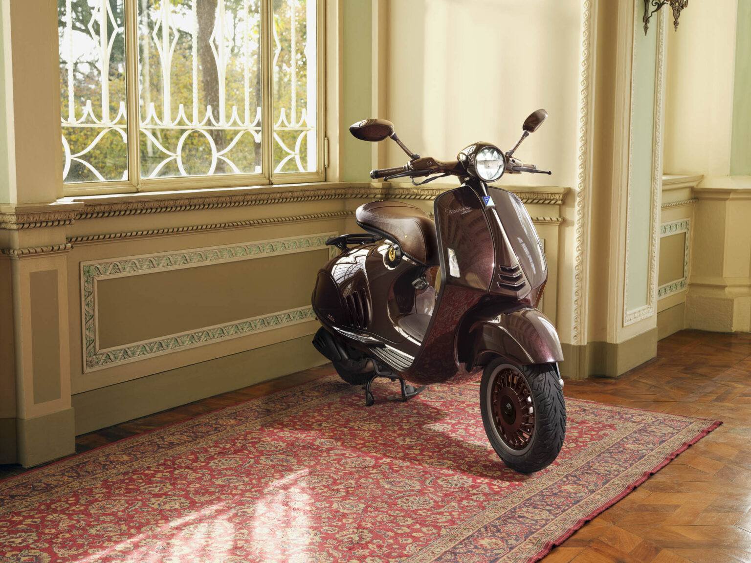 Xe Vespa giá 550 triệu đồng đẹp cỡ này!