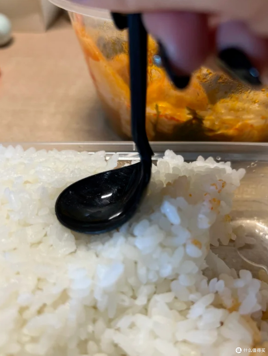 4 thứ nhà bạn hay dùng đi dùng lại: Thật ra bẩn kinh khủng, chuyên gia khuyên VỨT NGAY