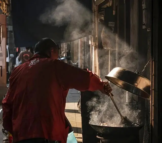 Ngày càng nhiều người mắc bệnh ung thư, bác sĩ cảnh báo: Tránh ngay 4 thói quen xấu khi nấu ăn