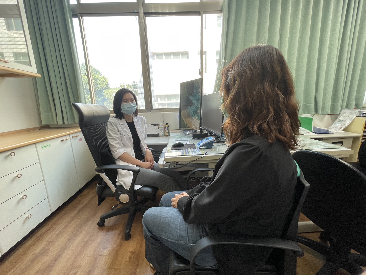 Nữ sinh 21 tuổi nhiễm HPV, bác sĩ cảnh báo: 3 cách giặt đồ lót nguy cơ nhiễm bệnh