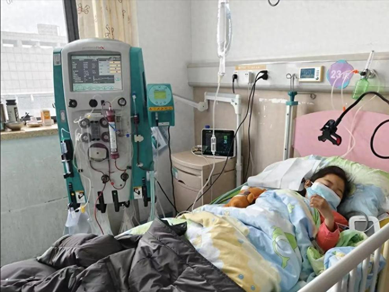 Người phụ nữ 41 tuổi qua đời vì suy thận, bác sĩ lắc đầu: Khát khô cổ còn hơn uống 2 loại nước này