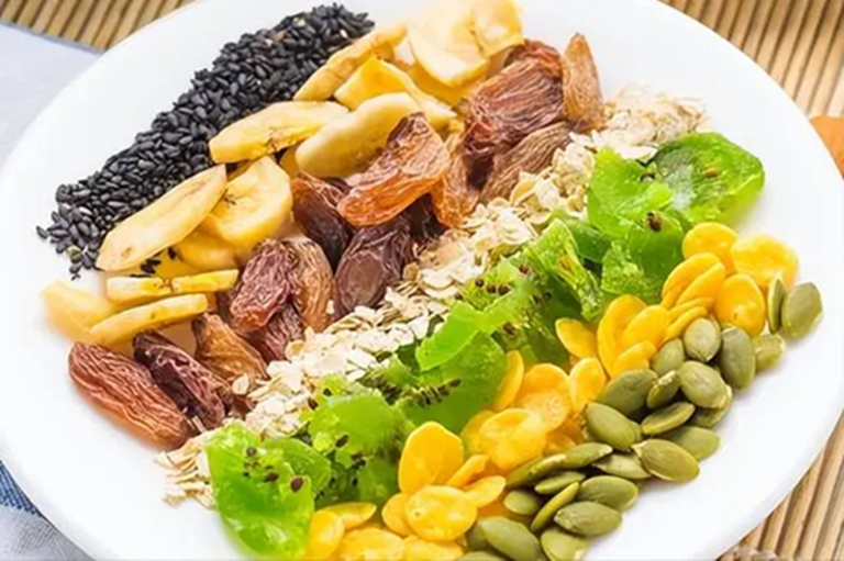 Ngày càng có nhiều người chết vì bệnh tiểu đường, bác sĩ nói thẳng: Ăn nhiều 3 loại quả này chẳng khác nào nạp cả túi đường