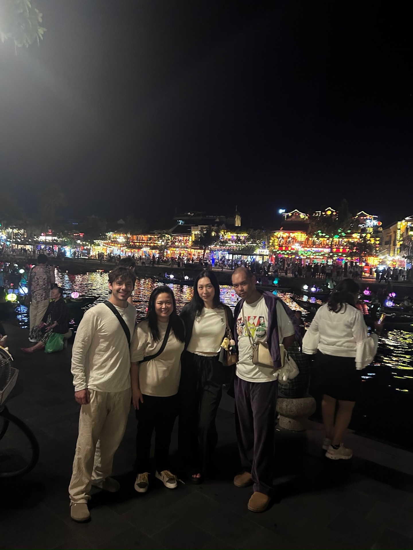 Hoàng tử Disney thừa nhận bị Việt Nam mê hoặc