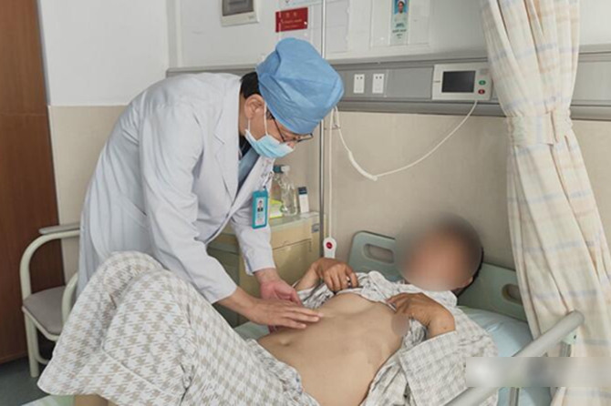 Ngày càng có nhiều người mắc ung thư gan, bác sĩ nhấn mạnh: Thà ăn cơm không còn hơn 