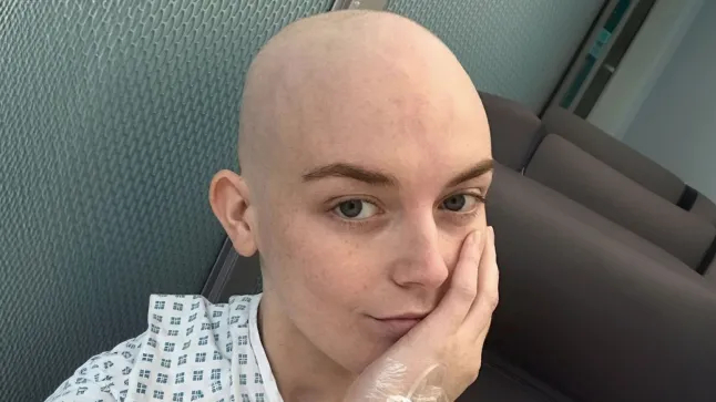 Georgie Swallow được chẩn đoán mắc bệnh ung thư hạch giai đoạn 4 khi mới 26 tuổi