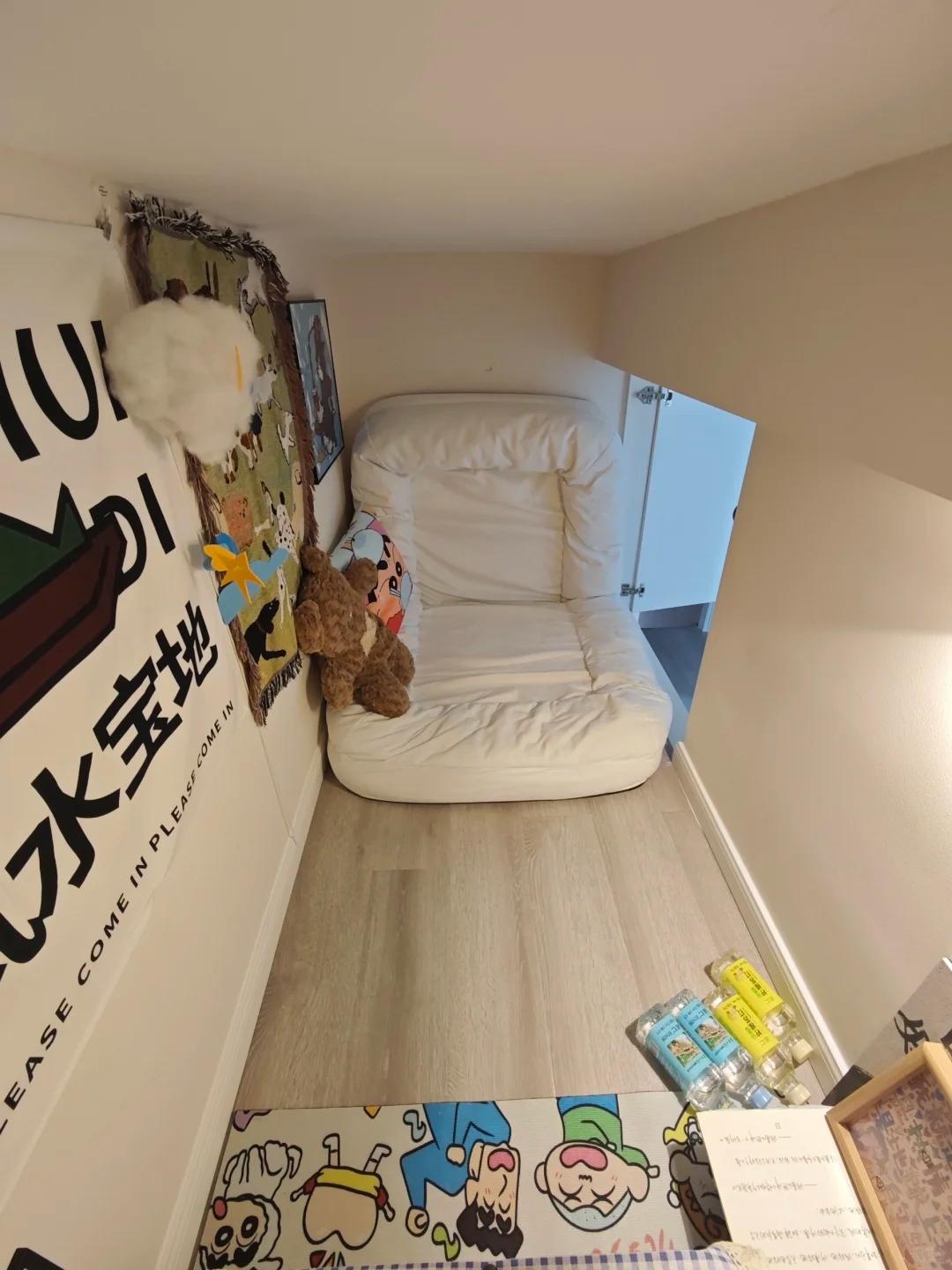 Cô gái ngủ trong tủ quần áo suốt 5 năm, cho thêm tiền cũng không rời đi vì một lý do khó ngờ