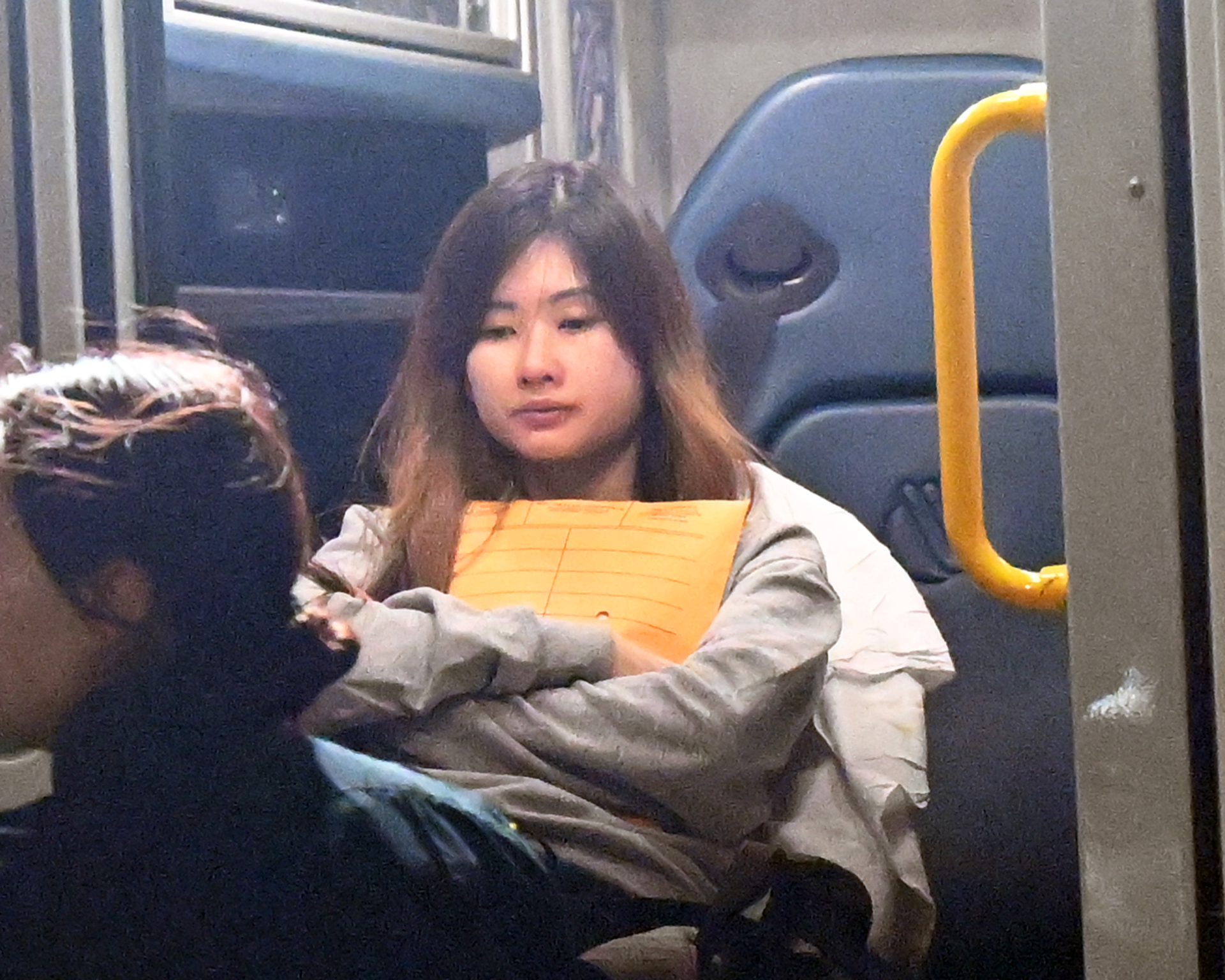 Pei Chung bị đuổi khỏi khu vực căn hộ