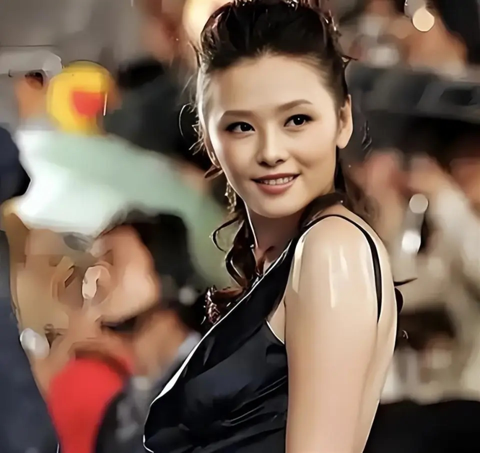 Nữ diễn viên từng 3 lần vào tù bị tái phát ung thư, phải uống hơn 20 loại thuốc mỗi ngày