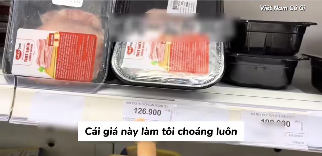  Cô nàng cũng muốn ăn thịt nhưng vượt quá chi tiêu. 