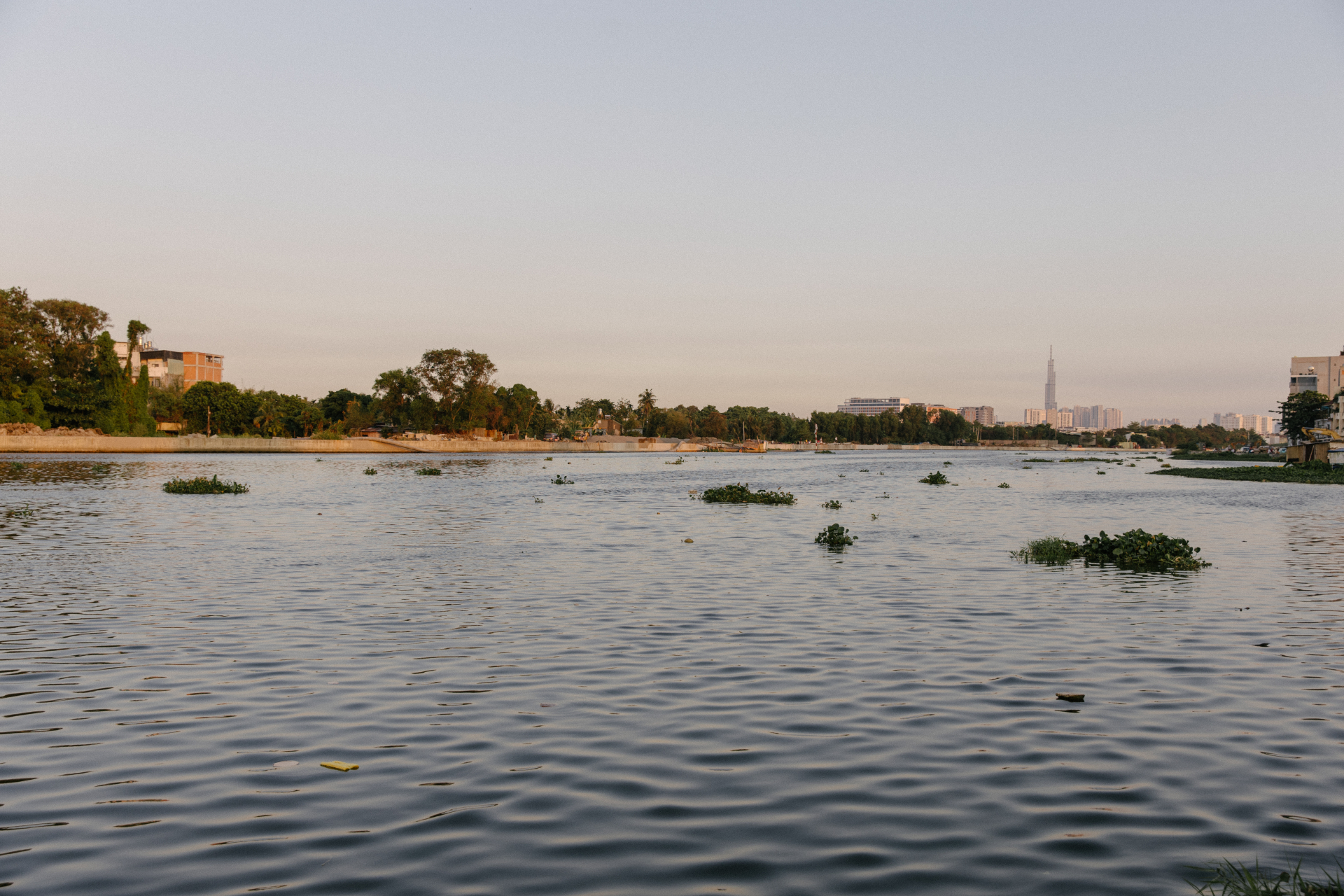 Tuyệt đối không nên tụ tập, hóng gió tại “biển Gò Vấp” lúc này!