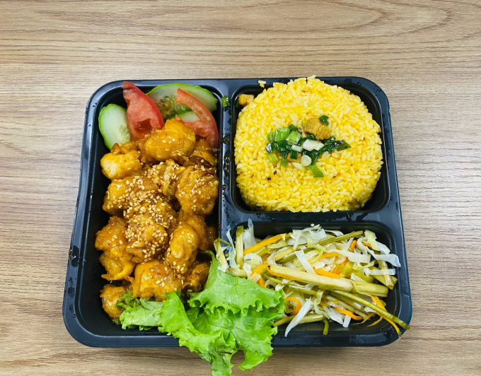 Đặt đồ ăn qua app là cách Tuấn Minh tiết kiệm cả thời gian lẫn tiền bạc (Ảnh: NVCC)