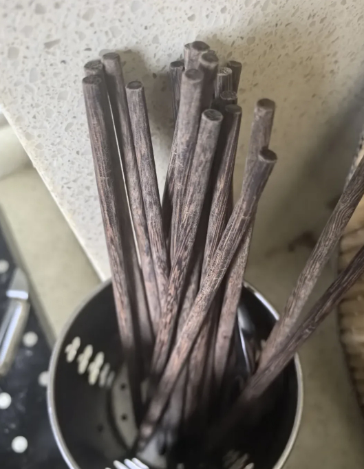 8 món trong nhà KHÔNG HỎNG vẫn nên THAY MỚI: Dùng lâu tưởng tiết kiệm, hóa ra kém vệ sinh