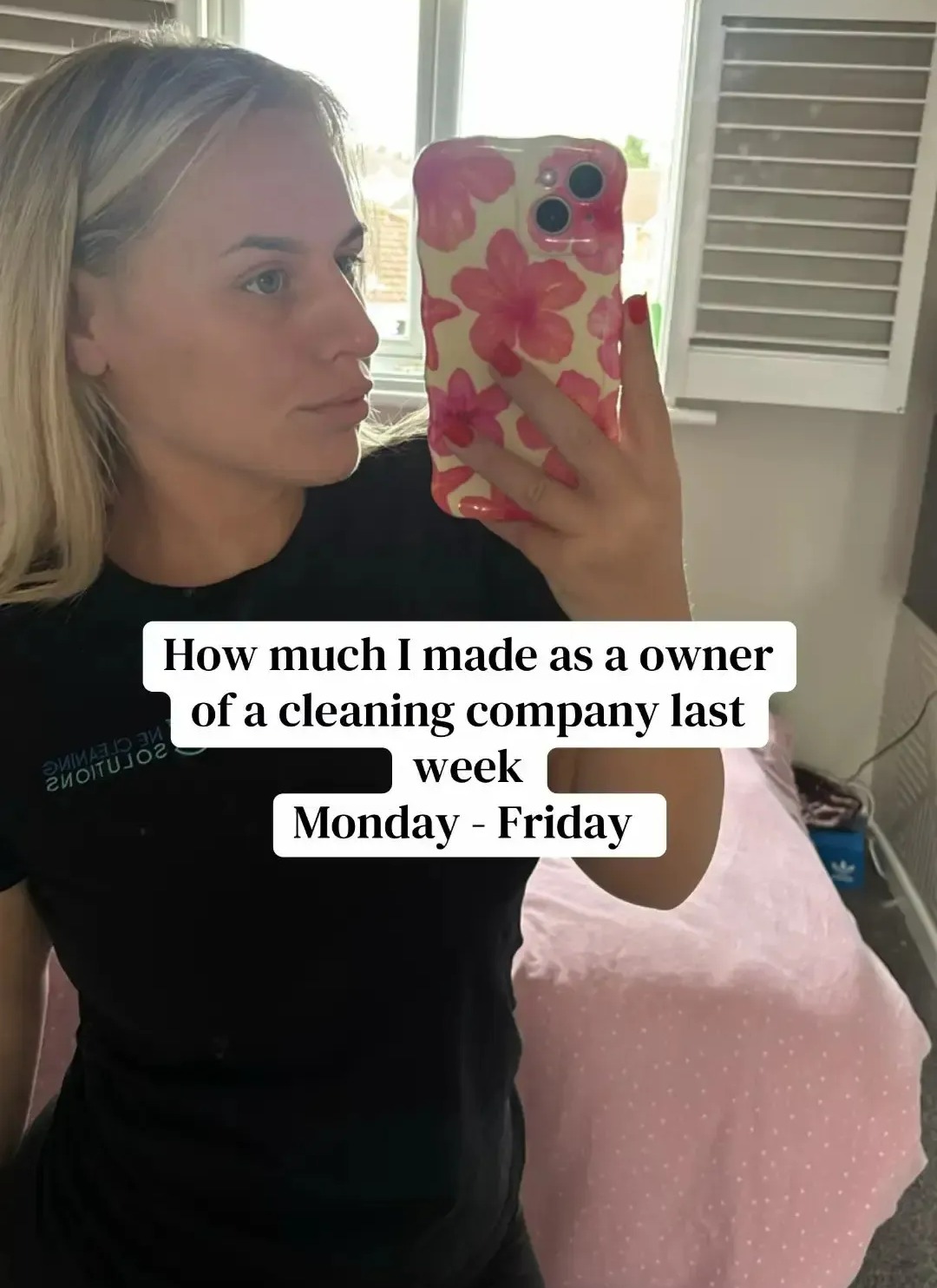 Niamh Hough trong video chia sẻ về mức thu nhập khi làm nghề dọn dẹp, giúp việc theo giờ