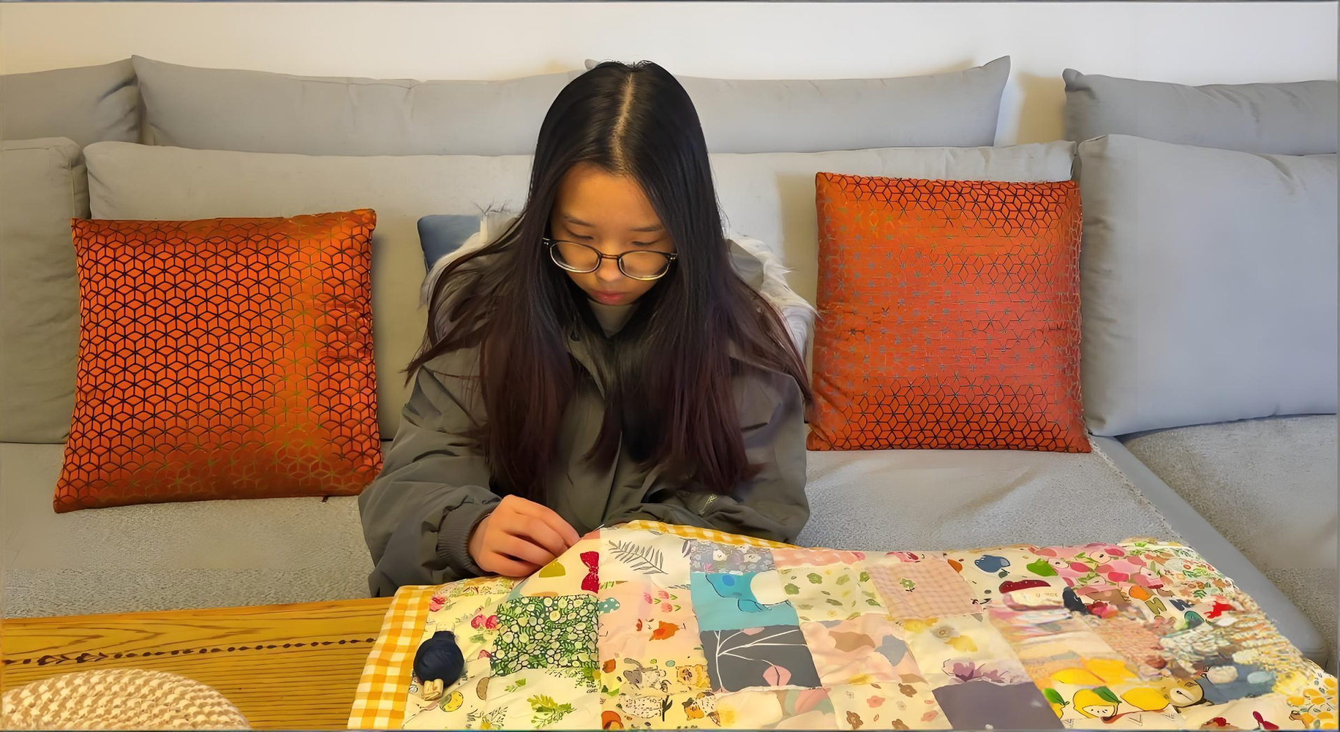 56 thành viên từ khắp mọi miền Trung Quốc đã mất 5 tháng để hoàn thành chiếc chăn ý nghĩa