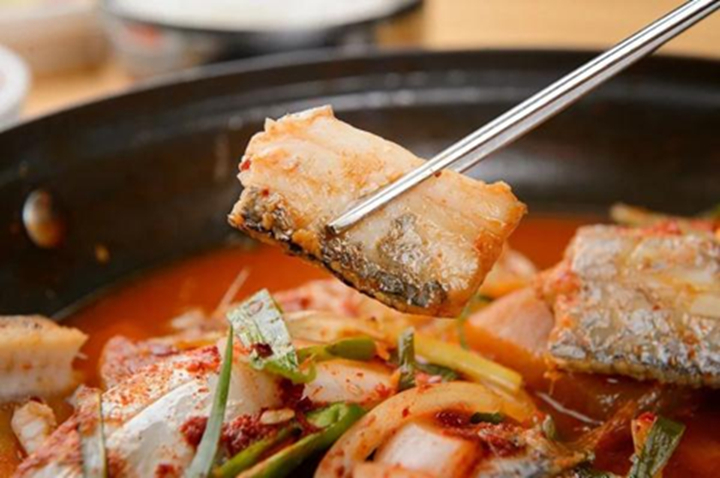 Loại cá giá rẻ, ít cholesterol, giàu đạm, dễ ăn cho cả người già lẫn trẻ nhỏ, đi chợ dễ tìm mà người Việt lại ít ăn