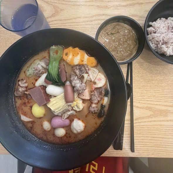 Bát mỳ malatang, món ăn khơi màu chủ đề hot nhất hiện nay. (Ảnh: @3_mo0O___)