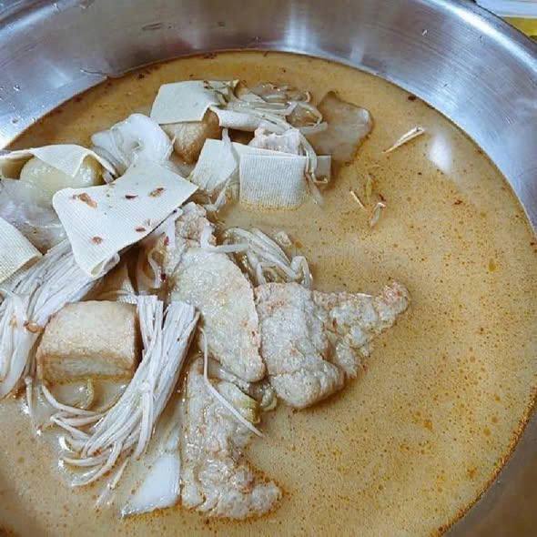  Miếng đậu hũ được dân mạng ví như miếng salonpas (Ảnh: @zjzhyxtssaa)