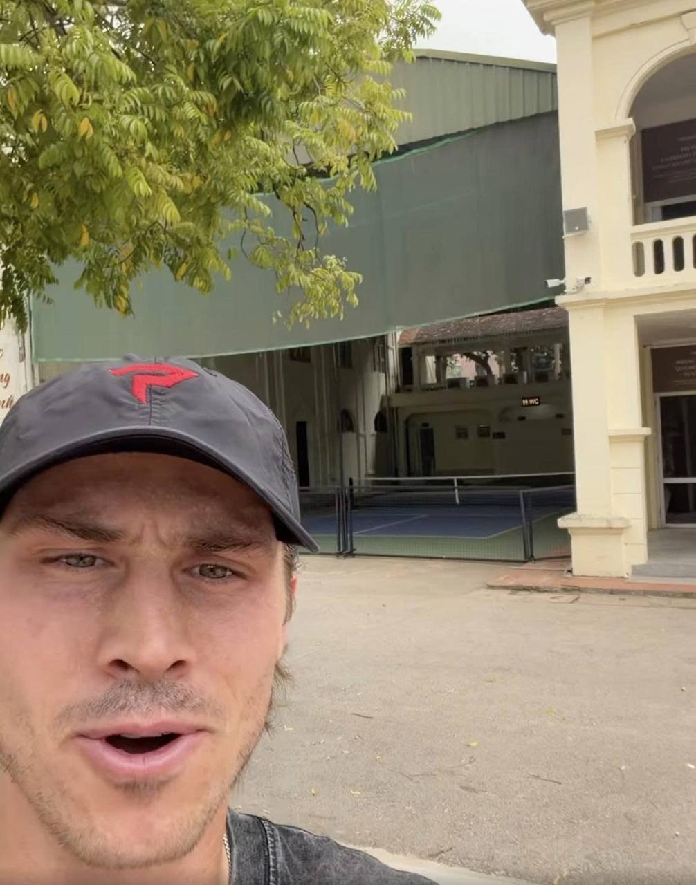 Khách Tây bất ngờ vì thói quen chơi Pickleball bất chấp ngày đêm của người Việt