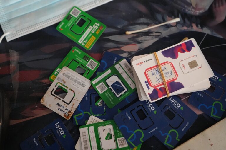 Bên trong hang ổ khổng lồ nơi 10.000 