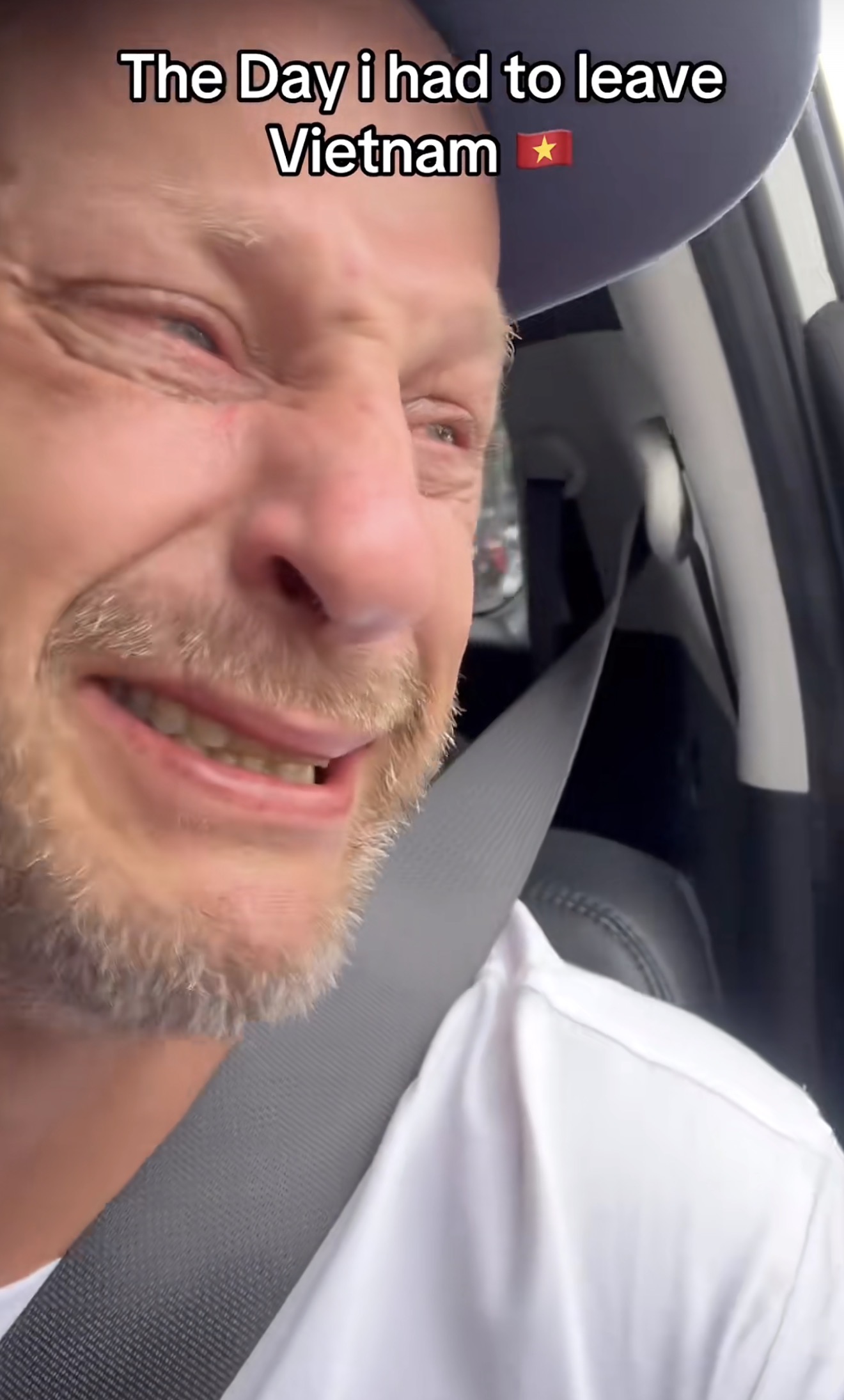 Khách Đức bật khóc nức nở: 