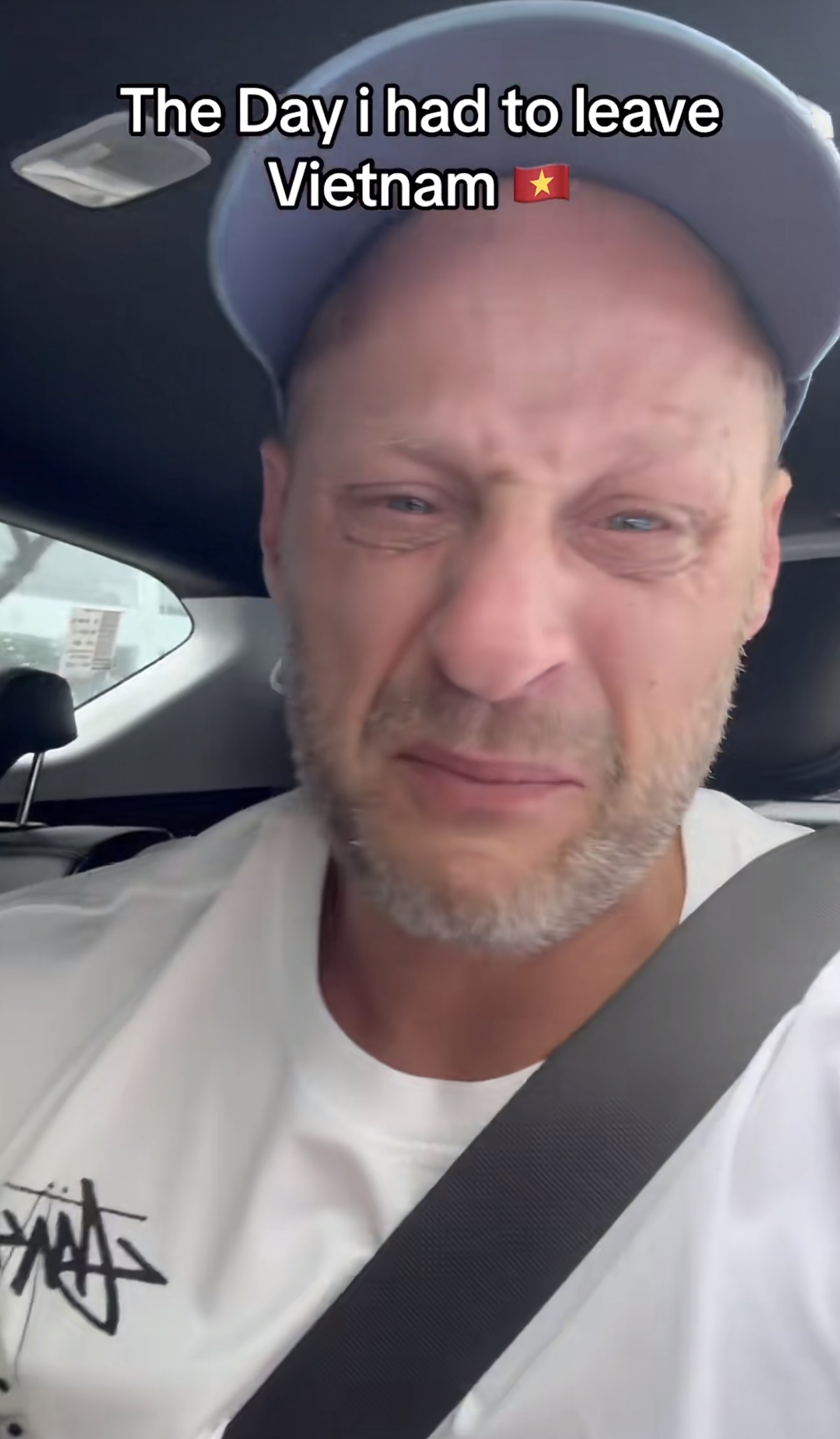 Khách Đức bật khóc nức nở: 